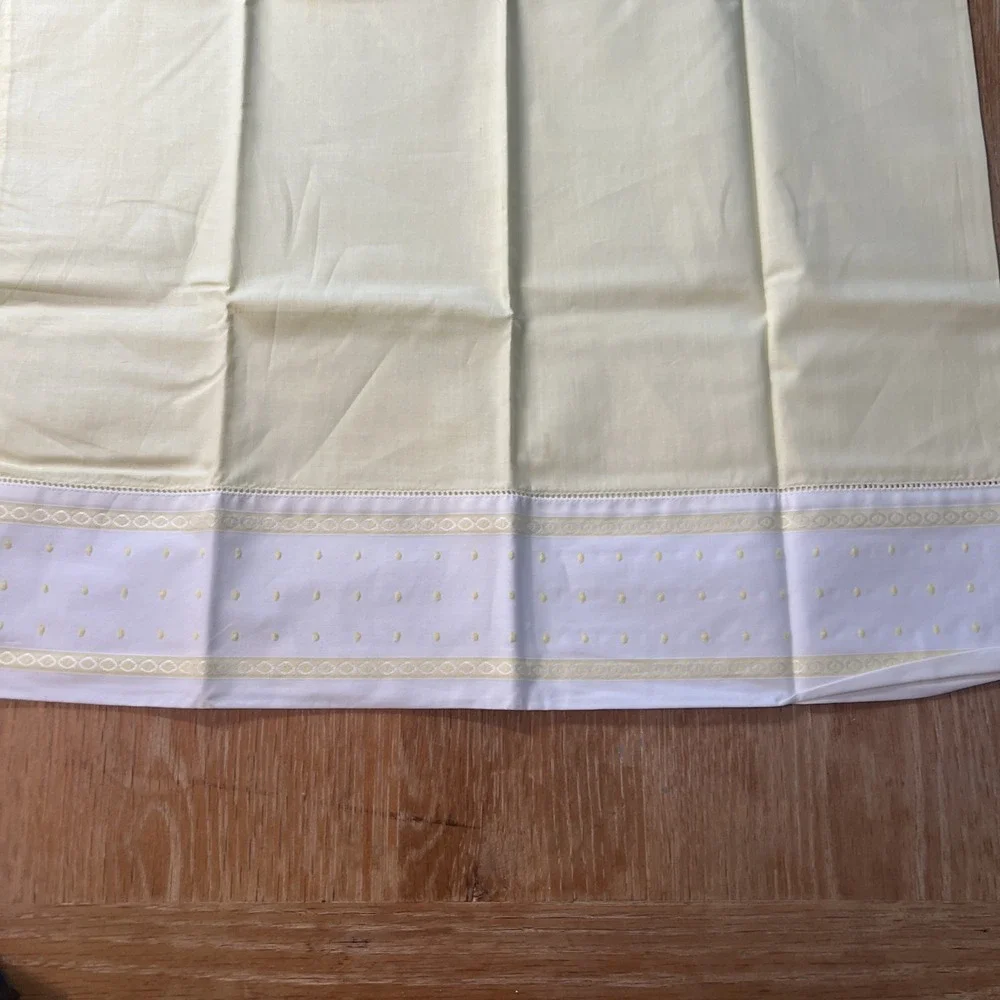 Dan River Combed Percale Pair of Vtg Pillowcases Yellow 33 X 20